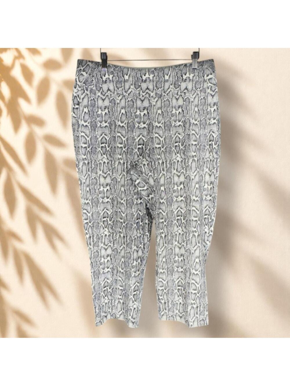 Women With Control Cropped Pants Women L Large Gray Animal Print High Rise